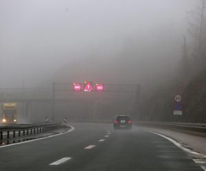 03.02.2016. Rijeka, Matulji - Gusta magla na podrucju Rijeke i okolice usporava promet na autocesti Rijeka - Rupa.
Photo: Goran Kovacic/PIXSELL