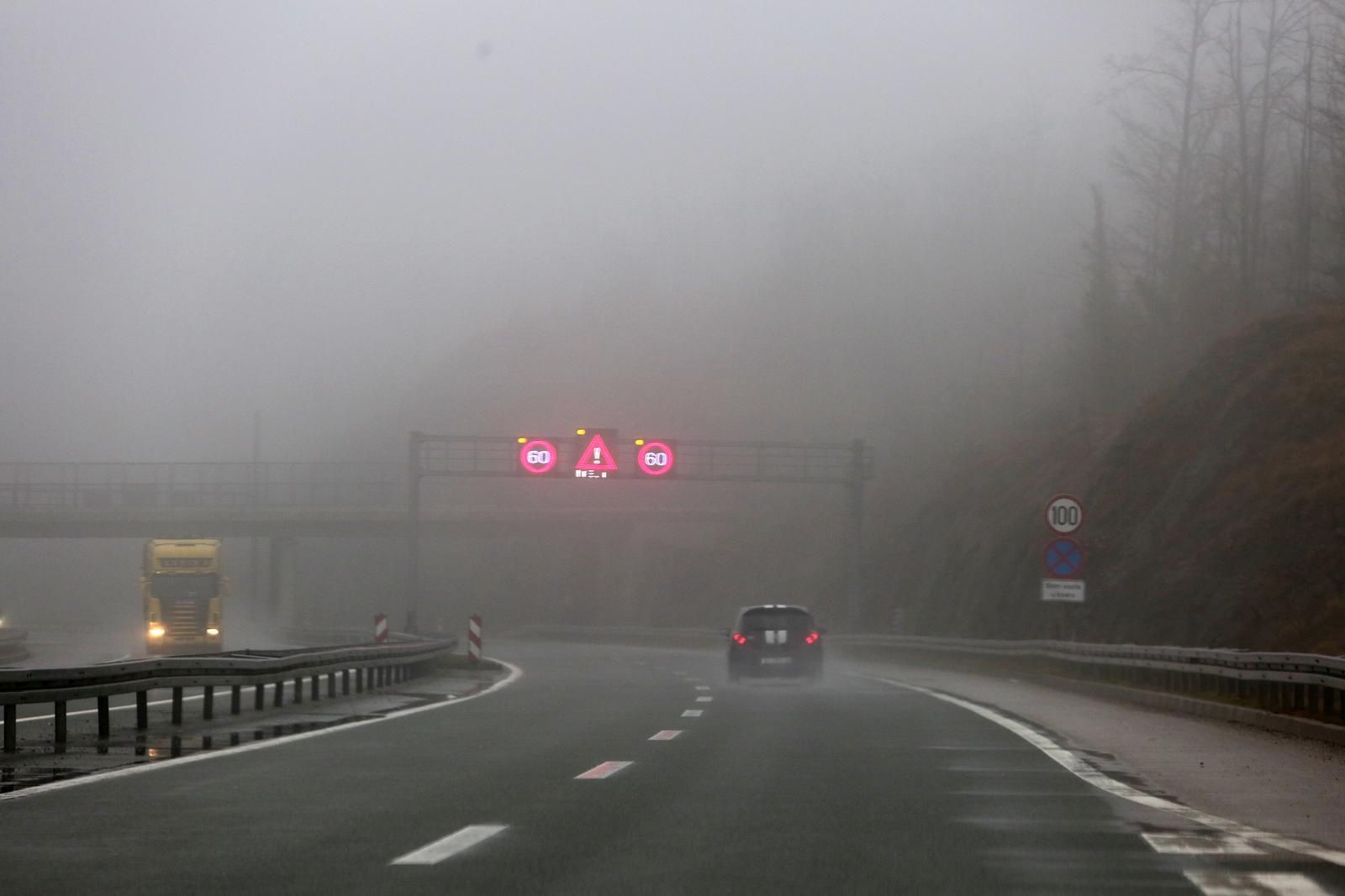 03.02.2016. Rijeka, Matulji - Gusta magla na podrucju Rijeke i okolice usporava promet na autocesti Rijeka - Rupa.
Photo: Goran Kovacic/PIXSELL