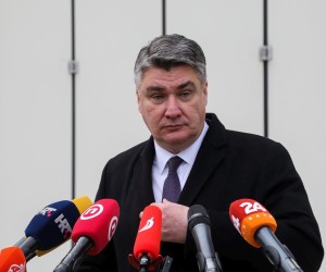 10.12.2021., Zagreb - Predsjednik Republike i vrhovni zapovjednik Oruzanih snaga Republike Hrvatske Zoran Milanovic odrzao je konferenciju za medije nakon obiljezavanja 30. obljetnice osnutka Hrvatskog ratnog zrakoplovstva u vojarni "Pukovnik Marko Zivkovic".
