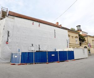 06.10.2021., Zagreb - I dalje su potpuno pusta gradilista skola na Gornjem gradu. Mjesec dana nakon pocetka skolske godine gradska vlast nije nasla nacina da se ponovno pocne s obnovom dvaju gimnazija ostecenih u potresu.