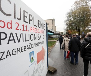 02.11.2021., Zagreb - Guzva u novim paviljonima za cijepljenje protiv covida-19 na Zagrebackom velesajamu. Photo: Marin Tironi/PIXSELL