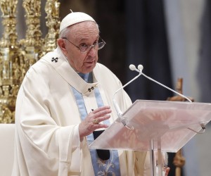 epa09662382 Pope Francis during the Holy Mass for the Solemnity of Mary, Mother of God, in Saint Peter's Basilica in Vatican City, Vatican, 01 January 2022.  EPA/GIUSEPPE LAMI
