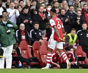 epa09662766 Gabriel of Arsenal leaves the pitch after receiving a red card during the English Premier League match between Arsenal London and Manchester City in London, Britain, 01 January 2022.  EPA/NEIL HALL EDITORIAL USE ONLY. No use with unauthorized audio, video, data, fixture lists, club/league logos or 'live' services. Online in-match use limited to 120 images, no video emulation. No use in betting, games or single club/league/player publications