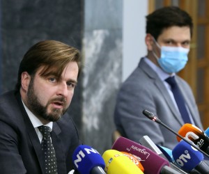 Zagreb, 04.01.2022. - U Ministarstvu gospodarstva i održivog razvoja predstavljeni su rezultati Statističkog istraživanja o otpadu od hrane. Na fotografiji Aljoša Duplić, Tomislav Ćorić. foto HINA/ Lana SLIVAR DOMINIĆ/ lsd