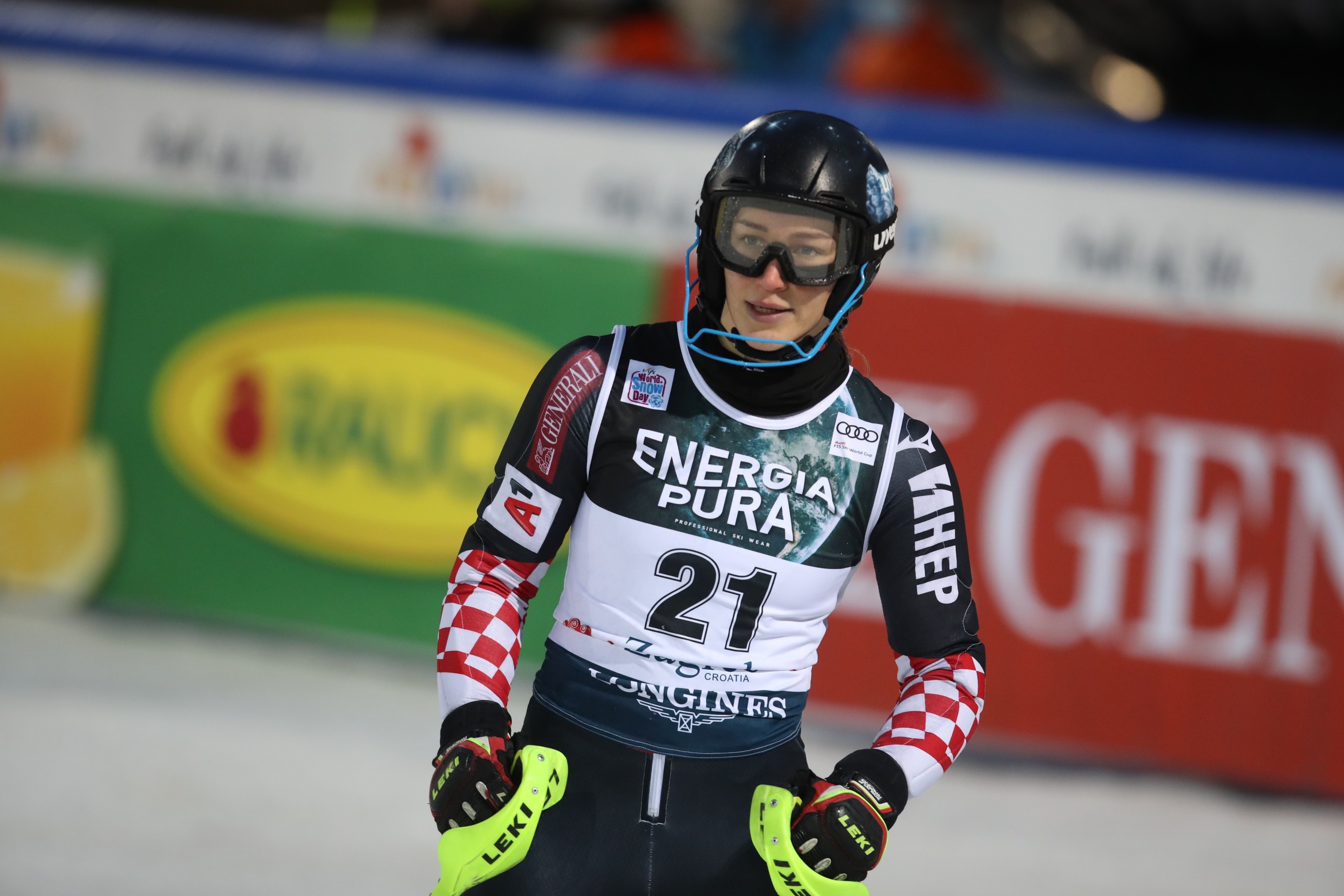 Zagreb, 04.01.2022. - Leona Popović (Hrvatska) u ciljnoj ravnini nakon druge vožnje ženske slalomske utrke Audi FIS World Cup "Snow Queen Trophy" 2022 na zagrebačkom Sljemenu.
foto HINA/ Damir SENČAR/ ml