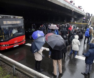 epa09673564 Protesters stop vehicles at the E-75 highway in Belgrade, Serbia, 08 January 2022. Protesters in Belgrade and in other locations in Serbia blocked main roads and bridges to oppose Rio Tinto's plan to launch an extensive mining operation in the country. Rio Tinto Group is a multinational and the world's second-largest metals and mining corporation.  EPA/ANDREJ CUKIC