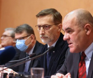 Zagreb, 10.01.2022. - Na konferenciji za novinare u "Matici hrvatskoj" (MH) predsjednik Miro Gavran (S) predstavio je programske aktivnosti MH u 2022. godini. Na pitanja su uz predsjednika odgovarali potpredsjednici MH Mario Jareb, Dubravka Oraiæ Toliæ, glavni tajnik Marijo Dominikoviæ, gospodarski tajnik Ivica Nuiæ (D) i knjievni tajnik Boidar Petraè. foto HINA /Zvonimir KUHTIÆ/ kuzo