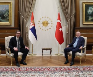 epa09693224 A handout photo made available by the Turkish President Press Office shows Turkish President Recep Tayyip Erdogan (R) and Serbian President Aleksandar Vucic (L) during their meeting at the presidential palace in Ankara, Turkey, 18 January 2022.  EPA/TURKISH PRESIDENT PRESS OFFICE / HANDOUT  HANDOUT EDITORIAL USE ONLY/NO SALES