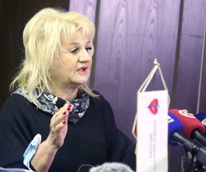 Rijeka, 19.01.2022. - Predsjednica Sindikata zdravstva Hrvatske Rijeka Radmila Čahut Jurišić u srijedu je u sindikalnom domu Franjo Belulović održala tiskovnu konferenciju na temu: Državni inspektorat utvrdio nepravilnosti u radu Uprave KBC Rijeka. Slijedi novčana kazna u iznosu od 61.000,00 kn.
foto HINA/ Miljenko KLEPAC/ ml