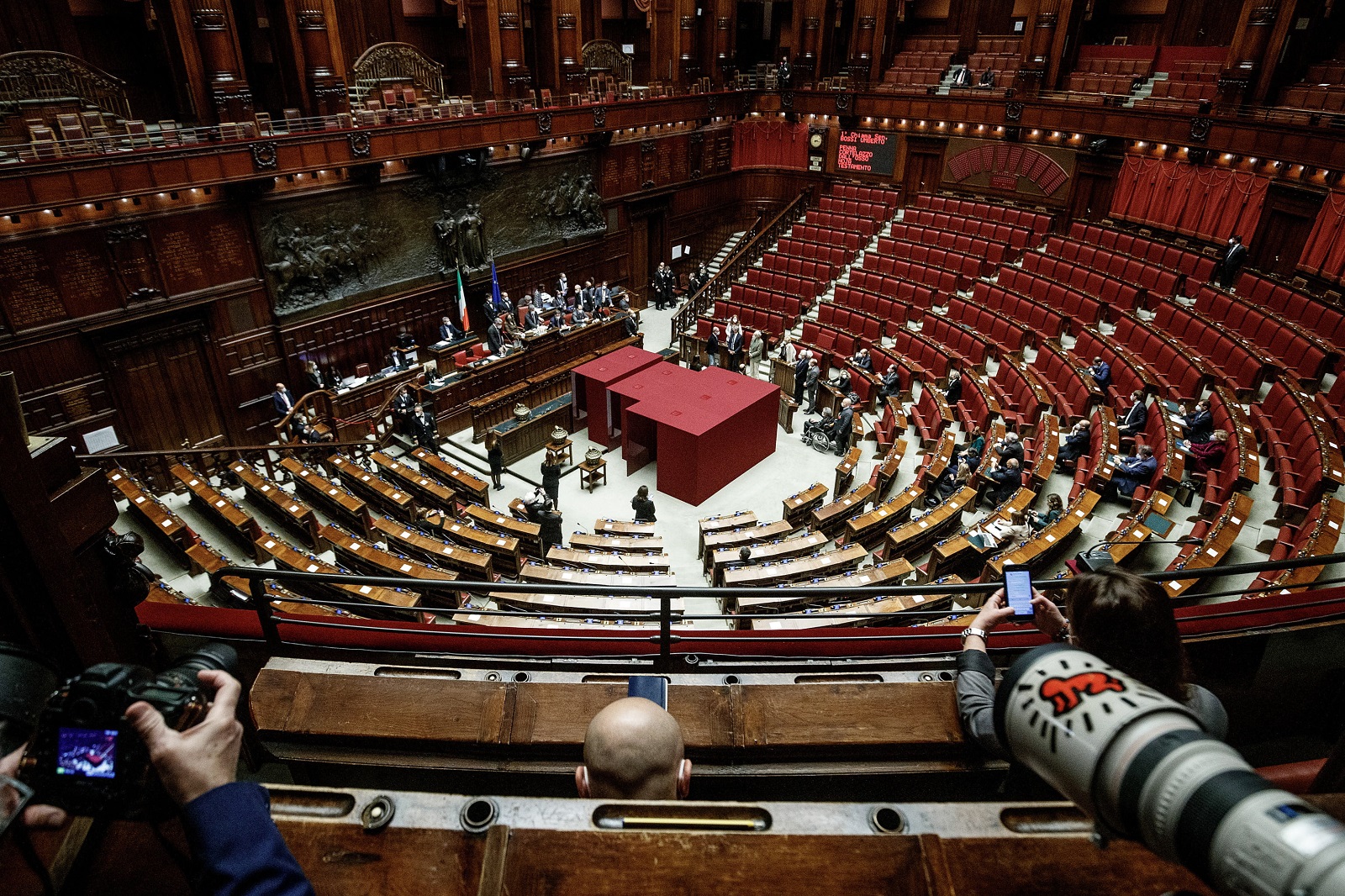 epa09706569 A general view of the Lower House (Chamber of Deputies) as lawmakers from both houses of parliament and regional representatives start voting to elect Italy's new President, in Rome, Italy, 24 January 2022. Most of 1,009 'grand electors' are expected to cast blank papers in the first ballot with no deal so far between the major political parties on who should replace President Mattarella, whose seven-year term is coming to an end.  EPA/ROBERTO MONALDO / POOL