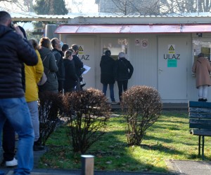 2.1.2022., Zagreb - Drugog dana nove godine nastavlja se s testiranjima ispred Nastavnog zavoda za javno zdravstvo Andrija Stampar. Guzva se stvara iako je nedjelja. Photo: Slaven Branislav Babic/PIXSELL
