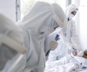 02.04.2021., Sarajevo, Bosna i Hercegovina - U sarajevskoj Opcoj bolnici ukupno je 186 hospitaliziranih usljed zaraze virusom Covid-19. Ukupno 10 pacijenata je na intenzivnoj njezi, a cetiri na respiratoru. 1. travnja je, nakon dugo vremena, bio prvi dan bez smrtnih slucajeva.rPhoto: Armin Durgut/PIXSELL