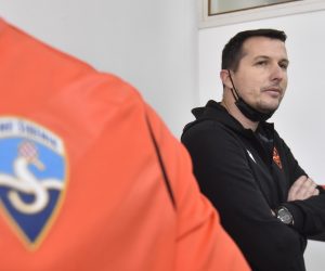 05.01.2022., Sibenik - Konferencija za medije HNK Sibenik na kojoj je predstavljen novi trener. novi trener HNK Sibenik Ferdo Milin Photo: Hrvoje Jelavic/PIXSELL Photo: Hrvoje Jelavic/PIXSELL