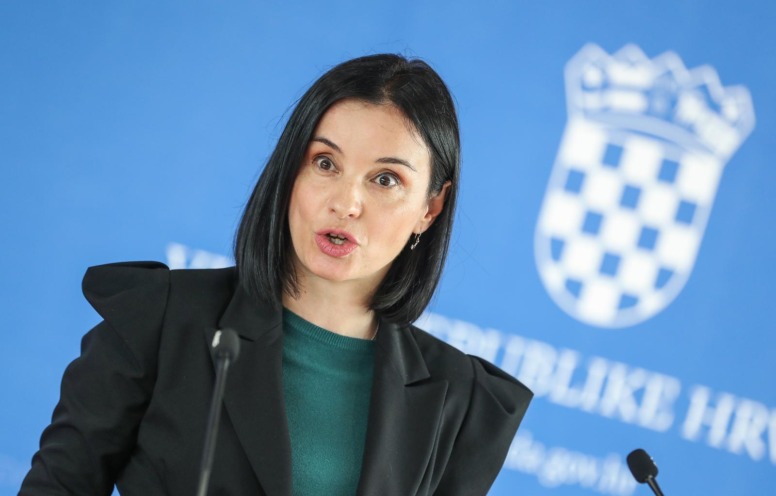 05.12.2022., Zagreb - Ministrica poljoprivrede Marija Vuckovic dala je izjavu medjima prije pocetka 94. sjednice Vlade RH u Nacionalnoj i sveucilisnoj knjiznici. Photo: Zeljko Lukunic/PIXSELL