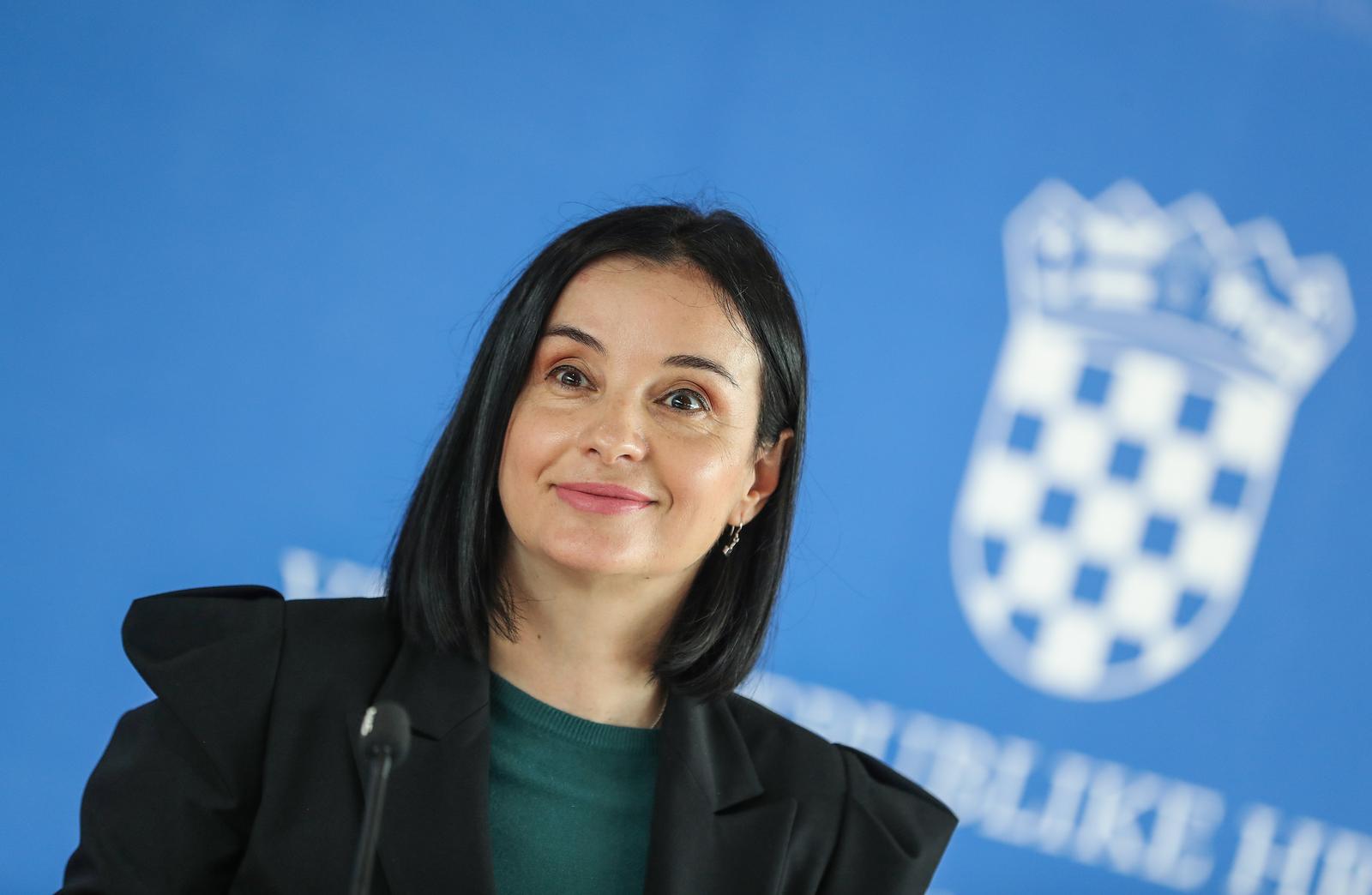 05.12.2022., Zagreb - Ministrica poljoprivrede Marija Vuckovic dala je izjavu medjima prije pocetka 94. sjednice Vlade RH u Nacionalnoj i sveucilisnoj knjiznici. Photo: Zeljko Lukunic/PIXSELL