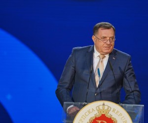 08.01.2022., Sportska dvorana Borik, Banjaluka (BiH) – Na svecanoj akademiji povodom proslave 30 godina postojanja Republike Srpske govore su odrzali Milorad Dodik, srpski clan Predsjednistva BiH, Ana Brnabic, premijerka Srbije, Zeljka Cvijanovic, predsjednica RS, i srpski patrijarh Porfirije. Na kraju akademije nastupila je glazbena grupa „Beogradski sindikat“ koja je premijerno izvela pjesmu pod nazivom "Jedina Srpska" povodom tri decenije od nastanka Republike Srpske.

  Photo: Dejan Rakita/PIXSELL