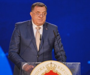 08.01.2022., Sportska dvorana Borik, Banjaluka (BiH) – Na svecanoj akademiji povodom proslave 30 godina postojanja Republike Srpske govore su odrzali Milorad Dodik, srpski clan Predsjednistva BiH, Ana Brnabic, premijerka Srbije, Zeljka Cvijanovic, predsjednica RS, i srpski patrijarh Porfirije. Na kraju akademije nastupila je glazbena grupa „Beogradski sindikat“ koja je premijerno izvela pjesmu pod nazivom "Jedina Srpska" povodom tri decenije od nastanka Republike Srpske.

  Photo: Dejan Rakita/PIXSELL