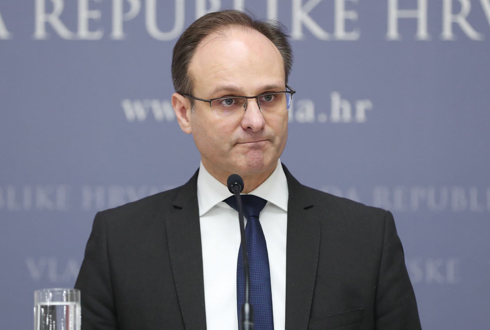 08.12.2020., Banski dvori, Zagreb - Predstojnik ureda predsjednika i clan Znanstvenog savjeta Vlade Vlade Zvonimir Frka Petecic odrzao je konferenciju za medije na kojoj je govorio o aktualnoj temi Znanstvenog savjeta i 'izbacivanja' clanova. rPhoto: Sanjin Strukic/PIXSELL
