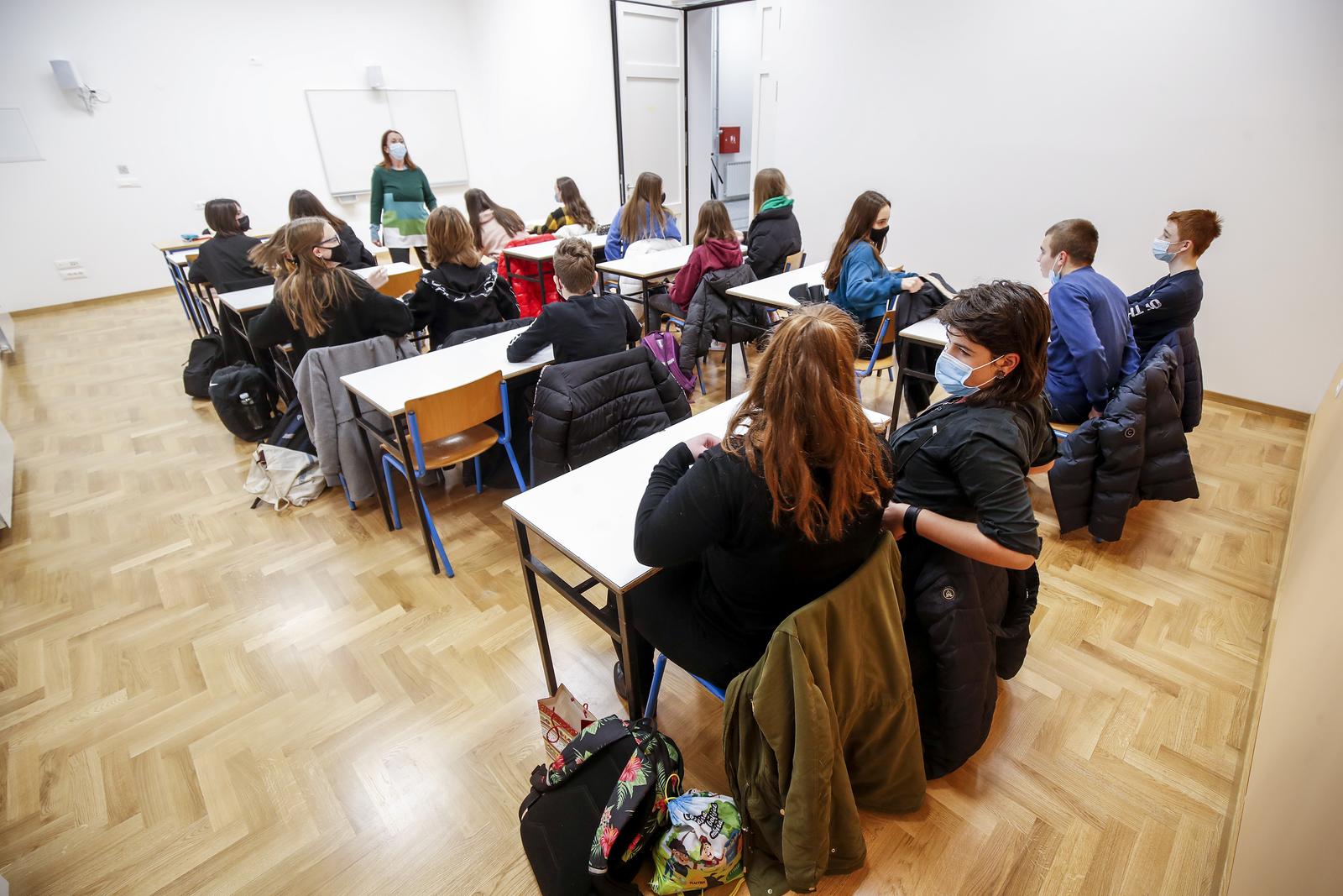 10.01.2022., Zagreb - OS Miroslav Krleza prva je obnovljena skola u Zagrebu nakon potresa, danas ucenici visih razreda dolaze na nastavu. Photo: Slavko Midzor/PIXSELL