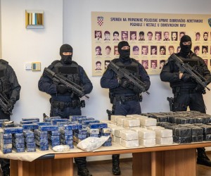 11.01.2022., Policijska postaja Vila Palma, Dubrovnik - Konferencija za medije povodom nnajvece zapljene heroina u Hrvatskoj ikad: U Luci Ploce zaplijenili su 220 kilograma heroina i 62 kilograma kokaina.
Photo: Grgo Jelavic/PIXSELL Photo: Grgo Jelavic/PIXSELL