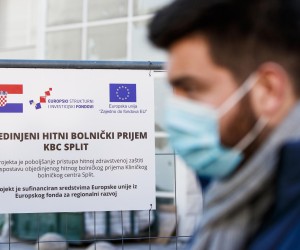 14.01.2022., Split - Ministrica Regionalnog razvoja i fondova Europske unije Natasa Tramisak i ravnatelj KBC Split Julije Mestrovic obisli su gradiliste Objedinjenog hitnog bolnickog prijema (OHBP) KBC-a Split-Firule. Tom prigodom odrzali su konferenciju za medije ispred gradilista OHBP-a, na kojoj su govorili i o projektu Regionalnog transfuzijskog centra, buduci da se oba kapitalna projekta KBC-a Split, na kojima su radovi u tijeku, sufinanciraju iz fondova Europske unije.
    Photo: Milan Sabic/PIXSELL