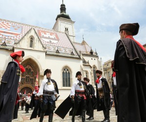 14.06.2020., Zagreb - Smjene straze Pocasne satnije Kravat pukovnije na Markovom trgu. rPhoto: Emica Elvedji/PIXSELL