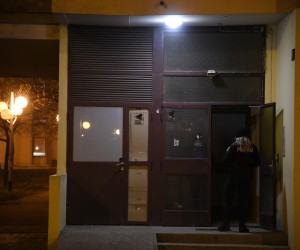 Talacka kriza u zagrebackim Dugavama zavrsena. Muskarca privela policija, ozlijedenih nema.  Photo: Josip Regovic/PIXSELL