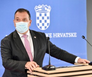 15.12.2021., Zagreb - Ministar zdravstva Vili Beros dao je izjavu medjima nakon zavrsene sjednice Vlade Republike Hrvatske u Nacionalnoj i sveucilisnoj knjiznici.   Photo: Davorin Visnjic/PIXSELL