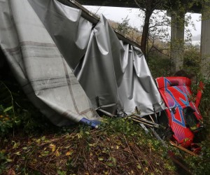 16.11.2020., Rijeka - Sleper Klanatransa pao je u provaliju sa vijadukta Svilno na autocesti Rijeka-Zagreb u pravcu Rijeke. rPhoto:Goran Kovacic/PIXSELL