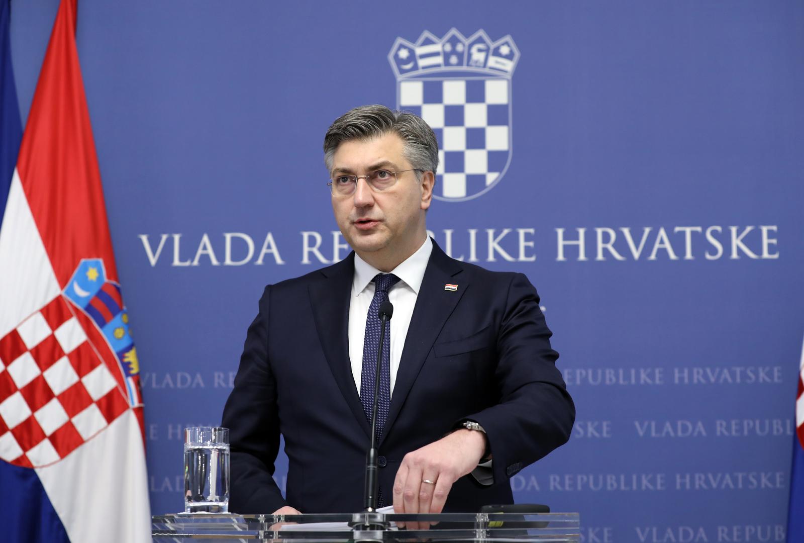 17.01.2022., Zagreb - Predsjednik Vlade Andrej Plenkovic predstavio je, zajedno s potpredsjednikom Vlade i ministrom financija Zdravkom Maricem i ministrom gospodarstva i održivog razvoja Tomislavom Coricem, Prijedlog zakona o uvodjenju eura kao sluzbene valute u Republici Hrvatskoj te Smjernice za prilagodbu gospodarstva u procesu zamjene hrvatske kune eurom. Photo: Patrik Macek/PIXSELL