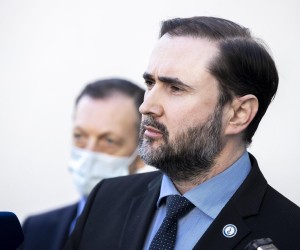 17.01.2022., Split - Predsjednik Hrvatske lijecnicke komore dr. Kresimir Luetic sa suradnicima posjetio je KBC Split.
Julije Mestrovic, Kresimir Luetic
Photo: Miroslav Lelas/PIXSELL Photo: Miroslav Lelas/PIXSELL