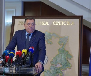 17.01.2022., zgrada Vlade RS, Banja Luka (BiH) – Milorad Dodik, srpski clan Predsjednistva BiH, odrzao pres konferenciju na kojoj je govorio o nedavnom sastanku sa Aleksandrom Vucicem, predsjednikom Srbije, novom Izbornom zakonu u BiH, Kristijanu Smitu i Eriku Nelsonu, kao i o tome kako pretpostavlja da Gabrijel Eskobar, visoki americki duznosnik, moze izdati nalog i za likvidacije u BiH. Photo: Dejan Rakita/PIXSELL