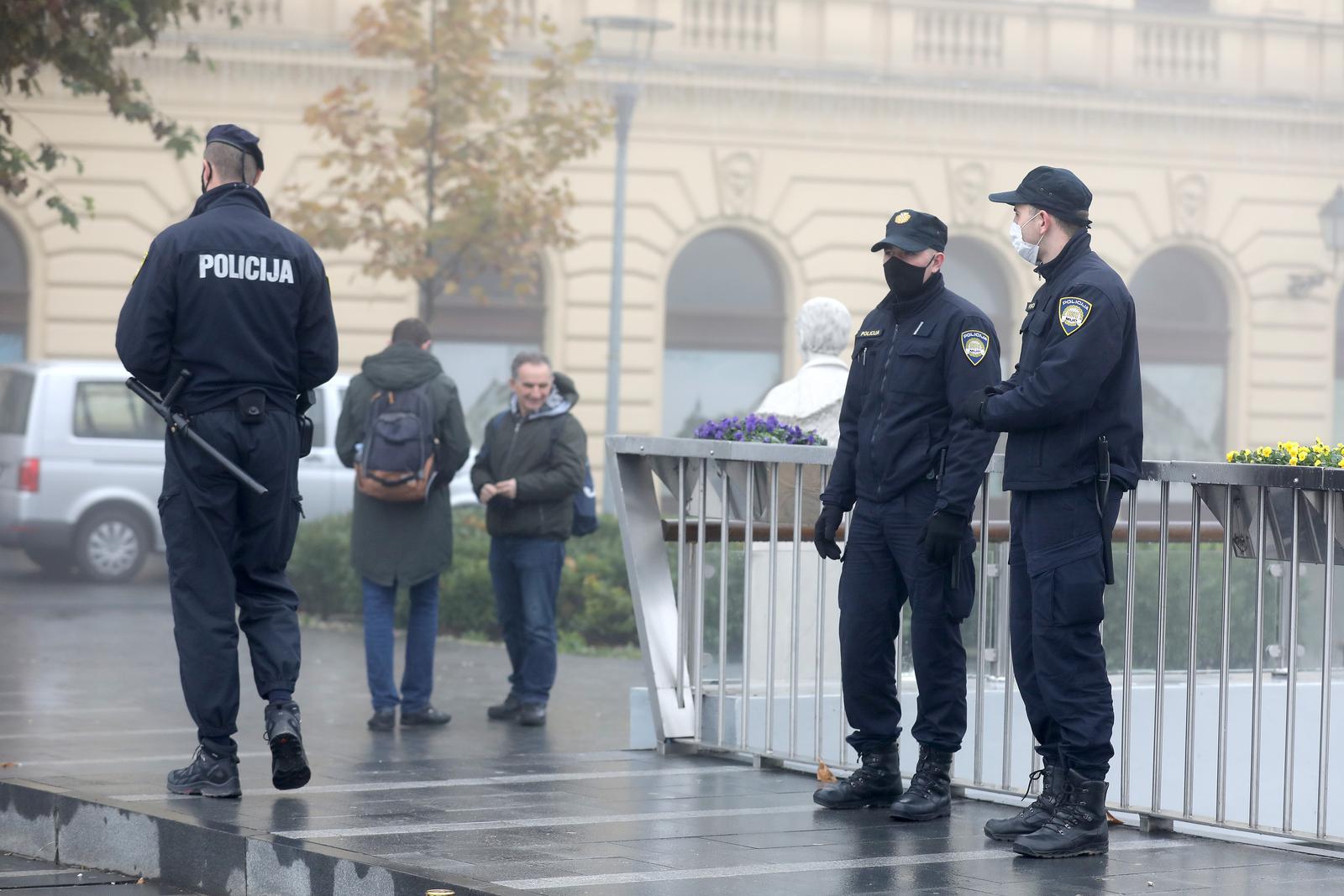 18.11.2020., Vukovar - Dan sjecanja na zrtvu Vukovara i Skabrnje 1991.-2020. U gradu je veci broj policajaca nego prijasnjih godina-rrPhoto: Emica Elvedji/PIXSELL