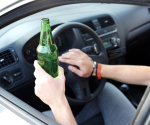 Alkoholizirani vozač 19.02.2019., Karlovac - Alkoholizirani vozac, konzumiranje alkohola u automobilu.rPhoto: Kristina Stedul Fabac/PIXSELL