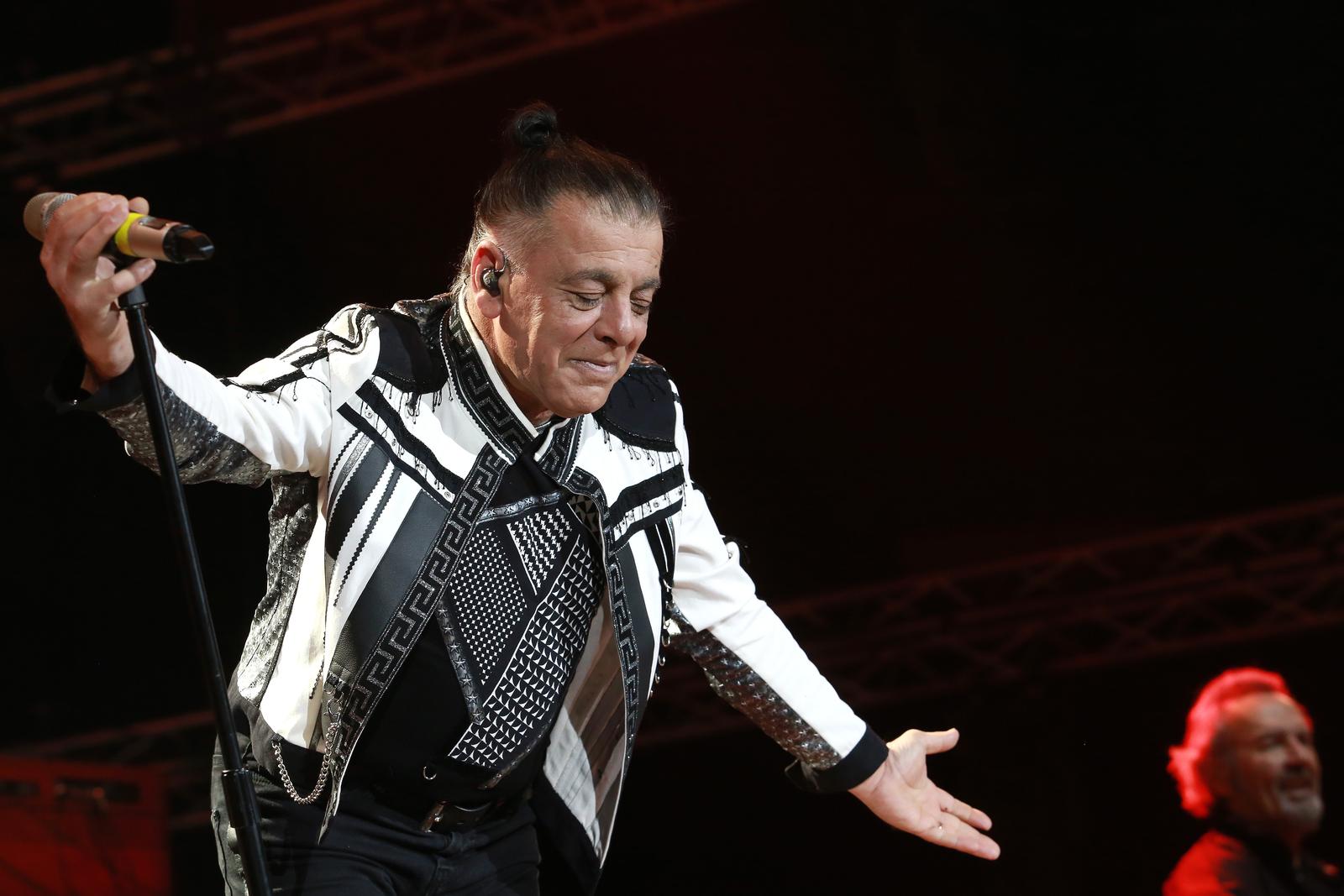 19.11.2016., Split - Koncert Parnog valjka u Spaladium Areni. Aki Rahimovski. "nPhoto: Miranda Cikotic/PIXSELL
