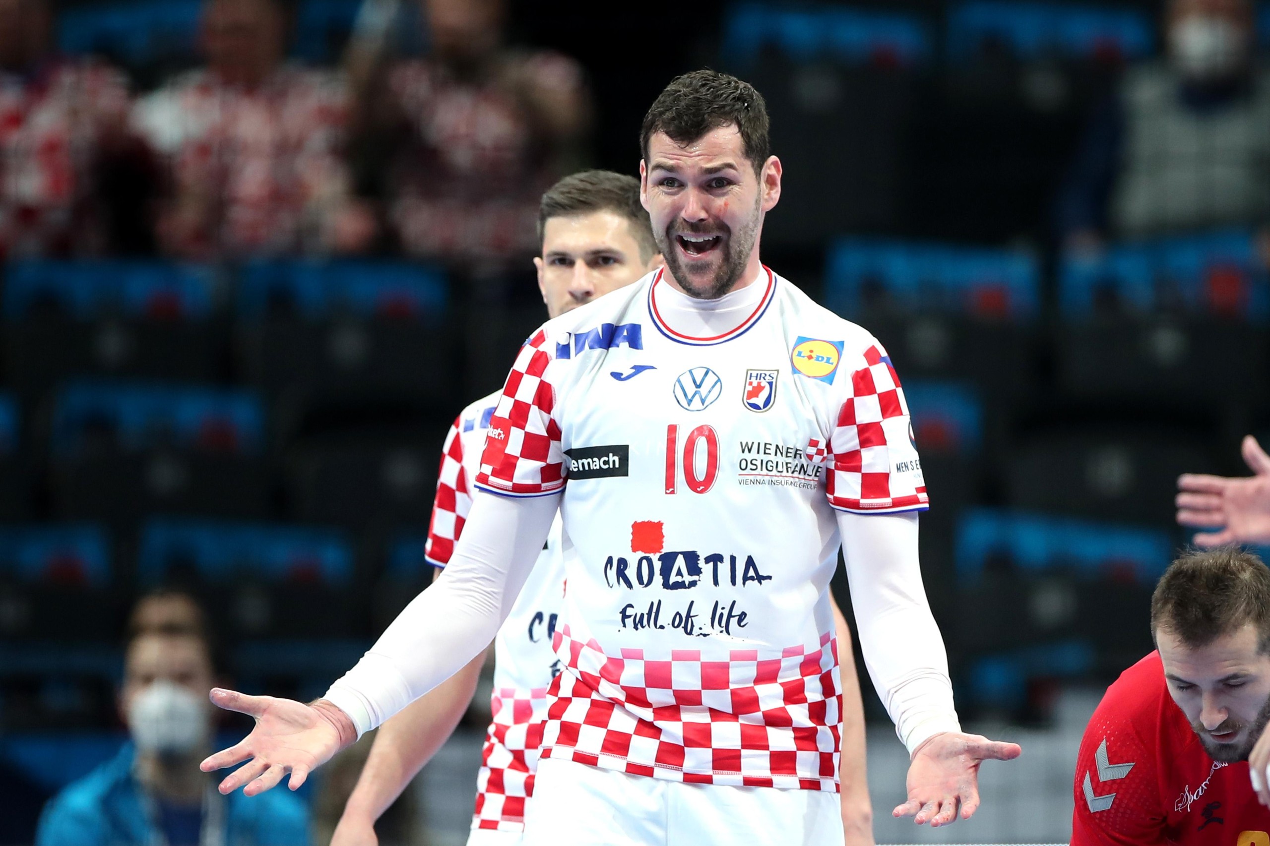 20.01.2022., Multifunctional Arena, Budimpesta, Madjarska - EHF Europsko prvenstvo, skupina I, 1. kolo, Crna Gora - Hrvatska. Jakov Gojun.  Photo: 23' Miloš Vujović zabija svoj četvrti gol za ponovno, +3