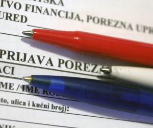 20.02.2013., Sibenik - Gradjani su do 28.veljace duzni Poreznoj upravi predati prijavu poreza na dohodak za proslu godinu.r"nPhoto: Dusko Jaramaz/PIXSELL