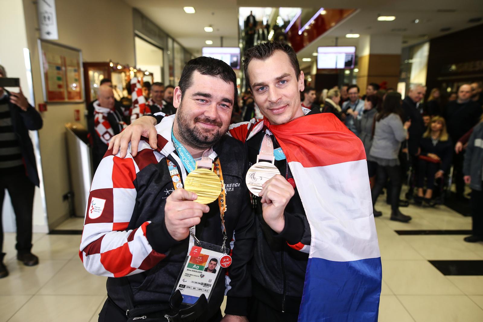 20.03.2018., Zagreb - Konferencija za medije povodom povratka reprezentacije s XII. Zimskih paraolimpijskih igara u Pjongcangu. Dino Sokolovic osvojio je zlato u slalomu, a Bruno Bosnjak  broncu u snowbordu."nPhoto: Igor Soban/PIXSELL