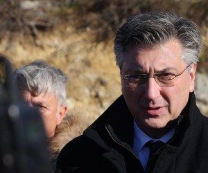 21.01.2022., Maslenica - Premijer Andrej Plenkovic kod Spomen obiljezja kriza za sve poginule hrvatske branitelje u VRO Maslenica 1993 polozio je vijenac. Photo: Dino Stanin/PIXSELL