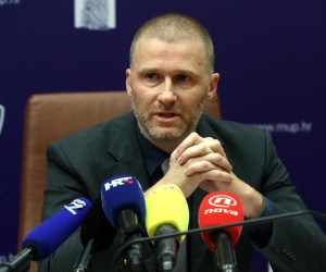 Zagreb: Glavni ravnatelj policije o izjavama bivšeg policijskog istražitelja 21.09.2018., ZagrebrU Ravnateljstvu policije odrzana  izvanredna konferencija za medije. Na konferenciji su sudjelovali, glavni ravnatelj policije Nikola Milina, zamjenik glavnog ravnatelja policije Josip Celic te nacelnik Uprave kriminalisticke policije Antonio Gerovac, a koji su demantirati navode koji su ranije iznjeti na konferenciji za medije Nikole Kajkica, suspendiranog policijskog sluzbenika PU vukovarsko-srijemske. rPhoto: Robert Anic/PIXSELL