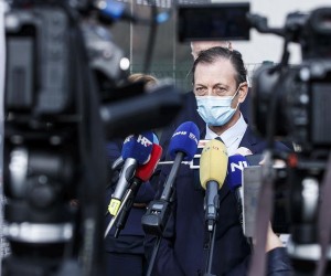 23.11.2021., Split - Gradonacelnik grada Splita Ivica Puljak, ravnatelj KBC Split Julije Mestrovic i predstojnik Klinike za infektologiju KBC Split Ivo Ivic odrzali su izvanrednu konferenciju za medije povodom sve tezeg stanja s covid oboljelima u Splitu.
Julije Mestrovic Photo: Milan Sabic/PIXSELL