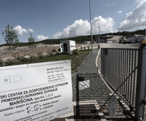 24.05.2019., Rijeka - Konferencija za medije clanova udruge Krizni eko stozer Mariscina na ulazu u Zupanijski centar za gospodarenje otpadom Mariscina.  Photo: Goran Kovacic/PIXSELL