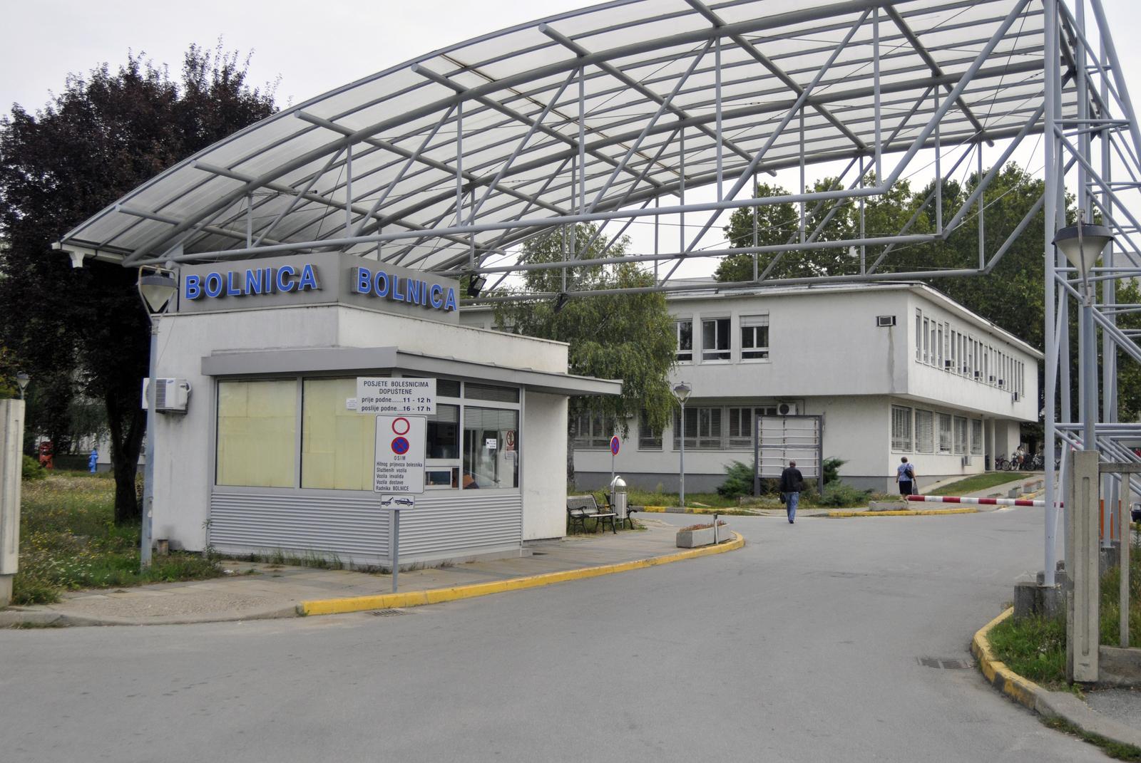 25.09.2013., Vinkovci - Sanacijski upravitelj tjera Udrugu Drustvo Nasa djeca iz Opce bolnice gdje su uredili i opremili igraonicu za male pacijente koji tamo igrom skracuju bolnicke dane."nPhoto: Goran Ferbezar/PIXSELL