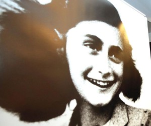27.01.2017., Sibenik - Paneli izlozbe Anne Frank - povijest za sadasnjost, koji su povuceni iz Tehnicke skole u Sibeniku, postavljeni su povodom obiljezavanja Medjunarodnog dana sjecanja na zrtve holokausta u Muzeju pobjede i oslobodjenja Dalmacije u II. svjetskom ratu. Zoran Restovic.  rPhoto: Dusko Jaramaz/PIXSELL