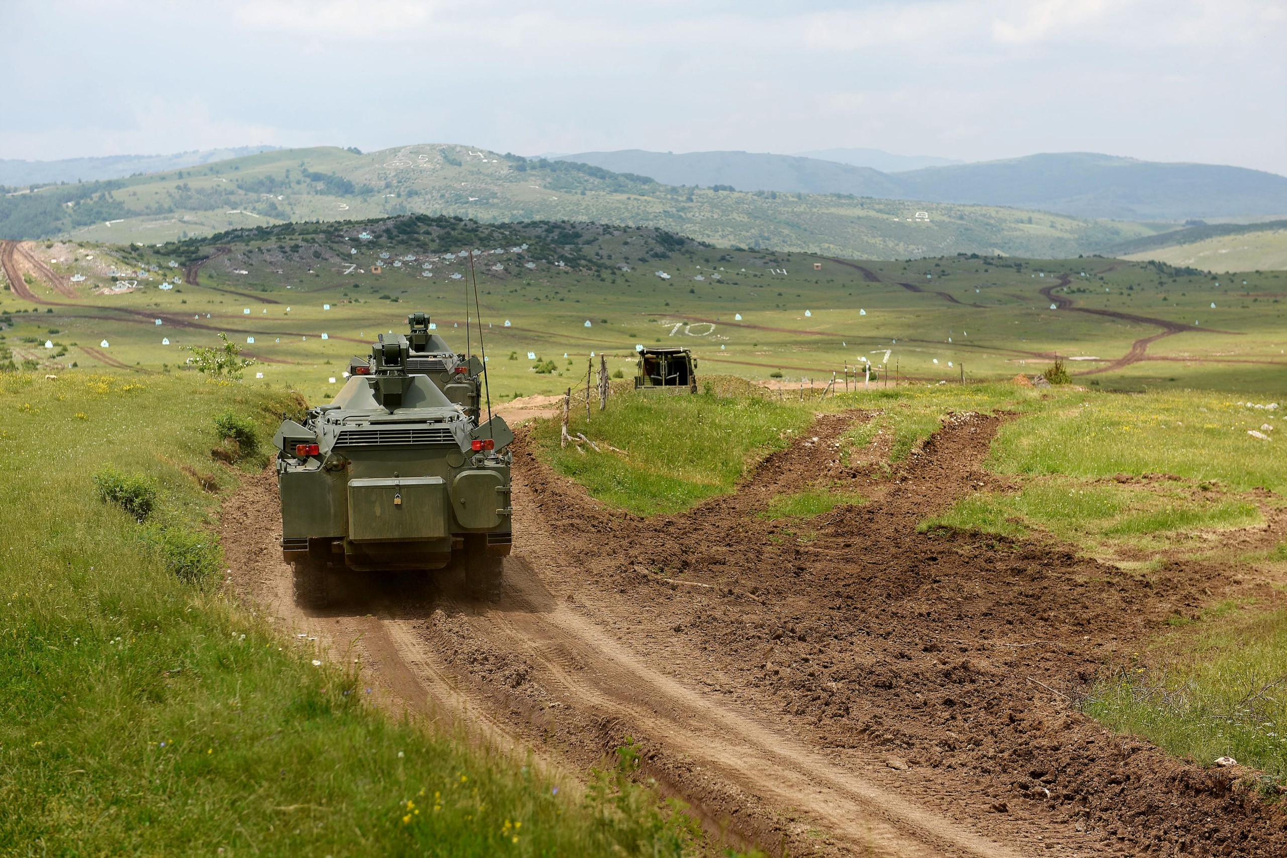 27, June, 2021, Pester - Units of the Army, Air Force and Air Defense, 72nd Brigade for Special Operations and 63rd Parachute Brigade are conducting a joint tactical exercise with combat shooting "Lightning Strike 2021" at the Temporary Range Pester on the topic "Strengthened tactical group in conducting an offensive operation". Photo: B.P./ATAImages"n"n27, jun, 2021, Pester - Jedinice Kopnene Vojske, Ratnog vazduhoplovstva i protivvazduhoplovne odbrane, 72. brigade za specijalne operacije i 63. padobranske brigade izvode zdruzenu takticku vezbu sa bojevim gadjanjem "Munjeviti udar 2021" na Privremenom poligonu Pester po temi "Ojacana takticka grupa u izvodjenju napadne operacije" . Photo: B.P./ATAImages