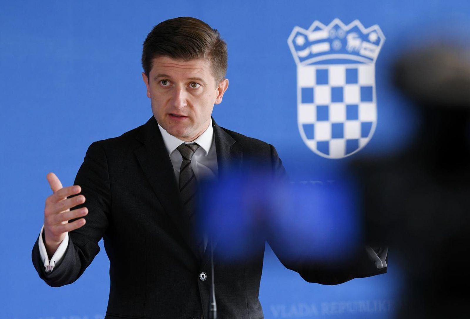 28.10.2021., Zagreb - Potpredsjednik Vlade i ministar financija Zdravko Maric dao je izjavu medijima nakon zavrsetka sjednice Vlade. Photo: Marko Lukunic/PIXSELL