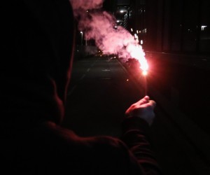 27.12.2019., Zagreb - Petarde, rakete, topovski udari, sve je to uobicajeno tijekom blagdana. Zbog neopreznog koristenja, upravo su djeca najcesce zrtve strasnih opeklina ili cak amputacija. Po zakonu, rukovanje petardama dopusteno je punoljetnim osobama u razdoblju od 27. prosinca do 01. sijecnja. rPhoto: Borna Filic/PIXSELL