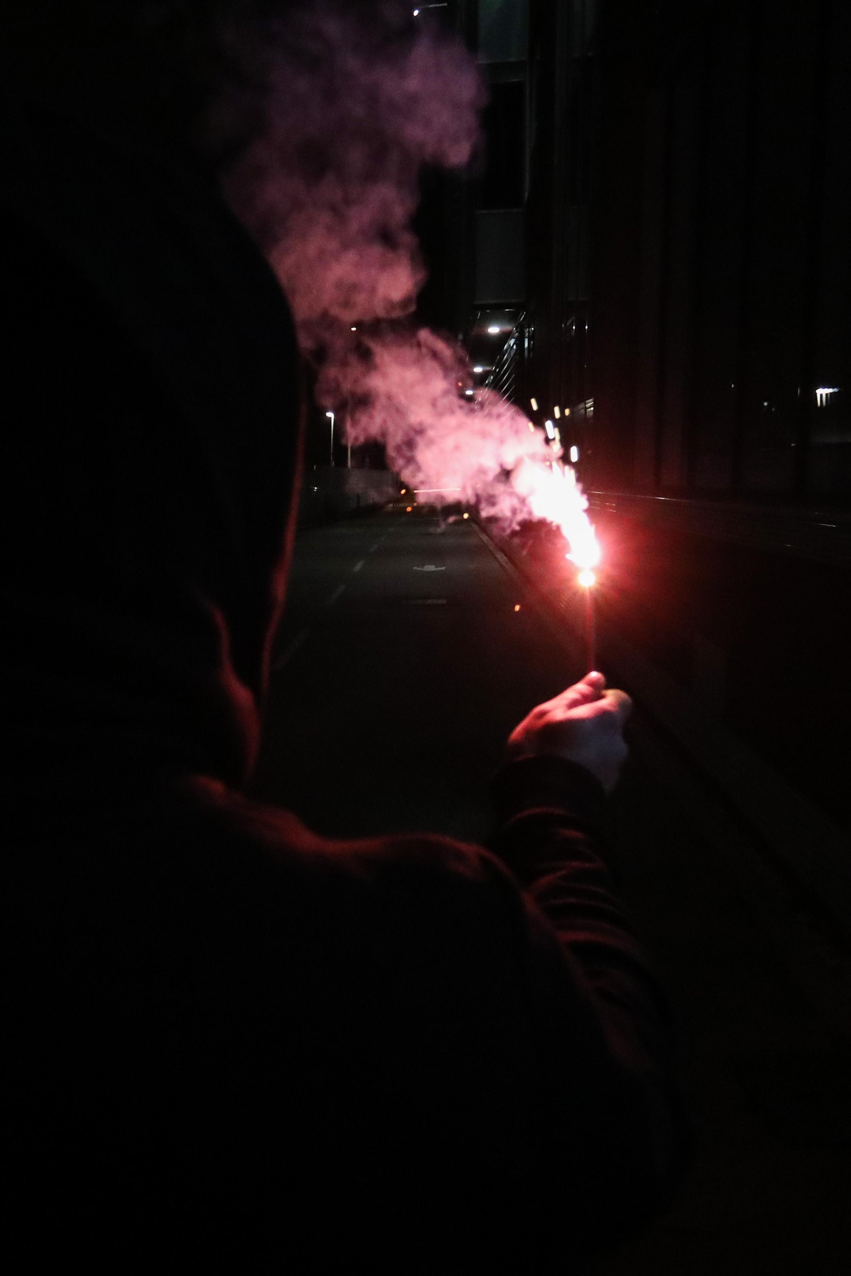 27.12.2019., Zagreb - Petarde, rakete, topovski udari, sve je to uobicajeno tijekom blagdana. Zbog neopreznog koristenja, upravo su djeca najcesce zrtve strasnih opeklina ili cak amputacija. Po zakonu, rukovanje petardama dopusteno je punoljetnim osobama u razdoblju od 27. prosinca do 01. sijecnja. rPhoto: Borna Filic/PIXSELL