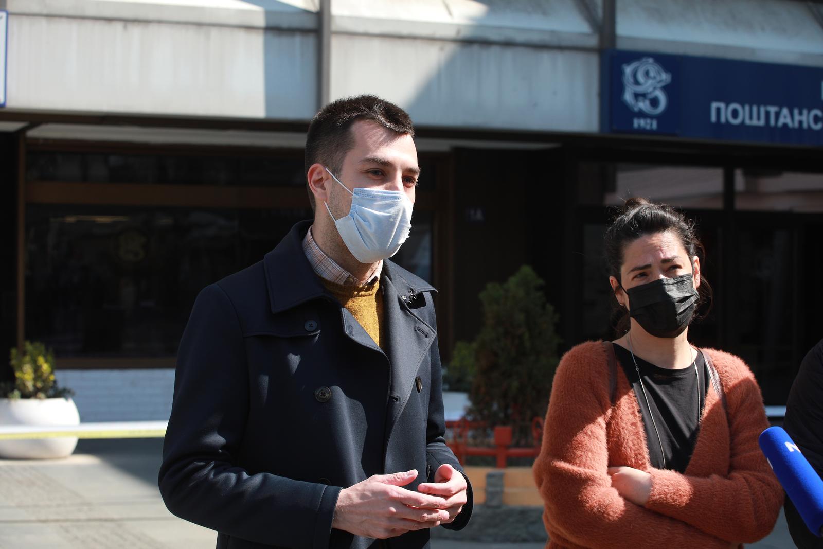 29, March, 2021, Belgrade - In front of the City administration, a press conference was held by the representatives of the initiative Let's Not Drown Belgrade (Ne davimo Beograd) on the occasion of submitting objections to the plan for the construction of a business-residential complex on the site of the park on Slavija. Dobrica Veselinovic, Irena Fiket. Photo: Milos Tesic/ATAImagesrr29, mart, 2021, Beograd - Ispred Gradske uprave odrzana je konferencija za novinare predstavnika inicijative Ne davimo Beograd povodom podnosenja primedbi na plan za izgradnju poslovno-stambenog kompleksa na mestu parka na Slaviji. Photo: Milos Tesic/ATAImages