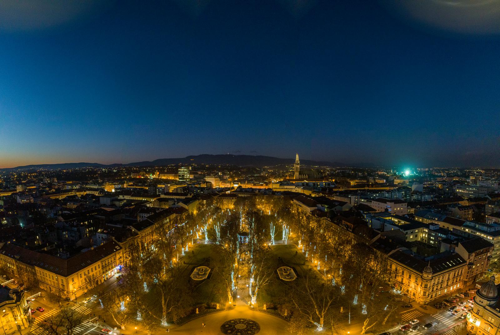 20.12.2021., Zagreb - Pogled na Zagreb u blagdansko doba. Photo: Igor Soban/PIXSELL
